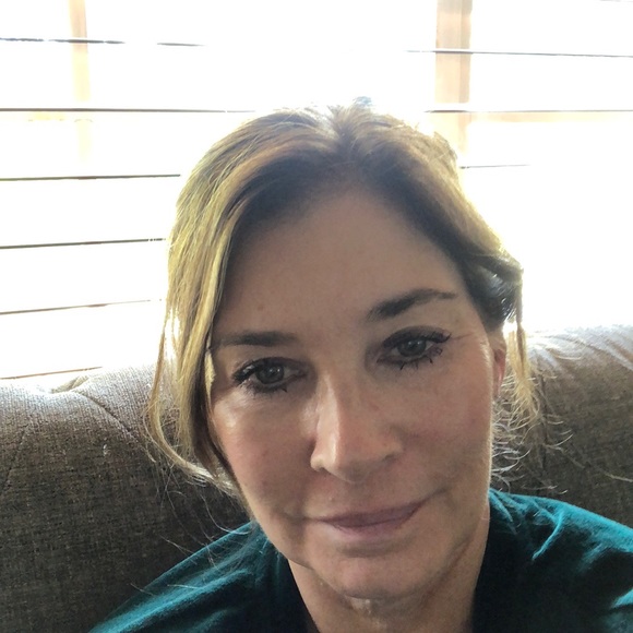 Meet your Posher, Elaine - Picture 1 of 1